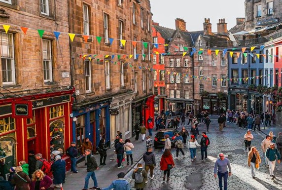 Edinburgh street scene 