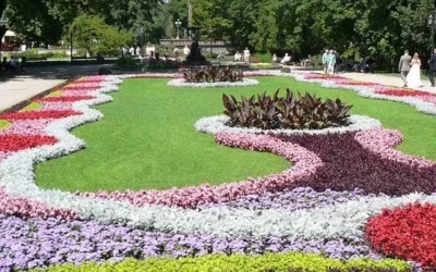 Hampton Court Palace Flower Show & UK Gardens Tour – HAM